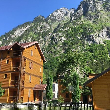 Rezidenca: Quku I Valbones Hotel Buitenkant foto