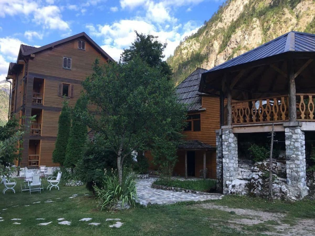 Rezidenca: Quku I Valbones Hotel Buitenkant foto